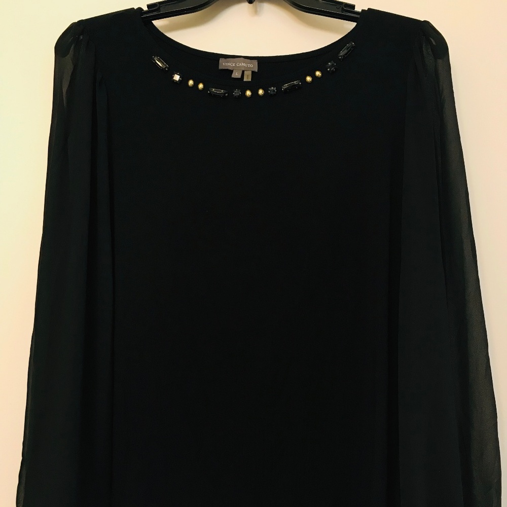 Vince Camuto NWT black top, crepe-style sleeve (L)